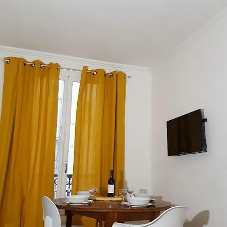 Agreable Sur La Butte Montmartre * Paříž
